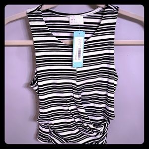 Dee Elly Sleeveless black & white Crop Top